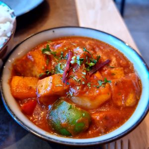 Tofu jalfrezi at Garlic n Greens in Bruges