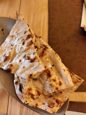 Naan at Garlic n Greens in Bruges