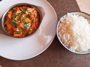 Main dish at Garlic n Greens in Bruges