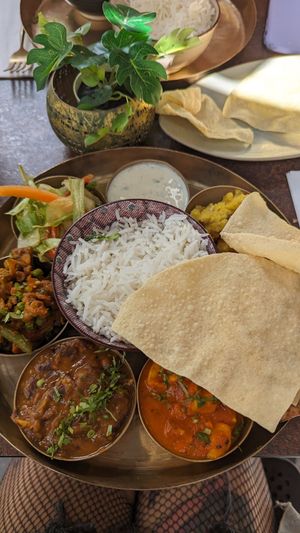 Thali at Garlic n Greens in Bruges