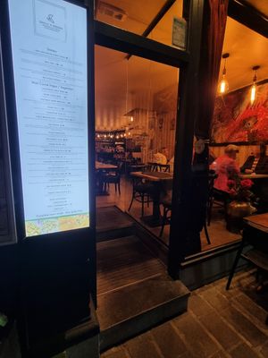 Entrance, steps at Garlic n Greens in Bruges