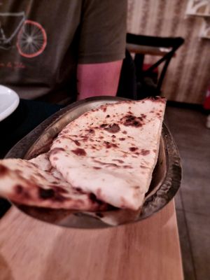 Peswari naan at Garlic n Greens in Bruges