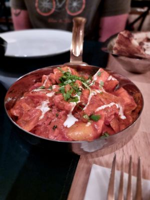 Tofu jalfrezi at Garlic n Greens in Bruges