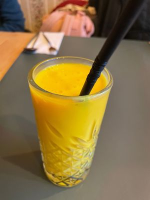 Vegan mango lassi at Garlic n Greens in Bruges