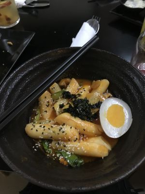 Tteokbokki mit veganem Ei  at Linh - Not Just A Restaurant in Prague