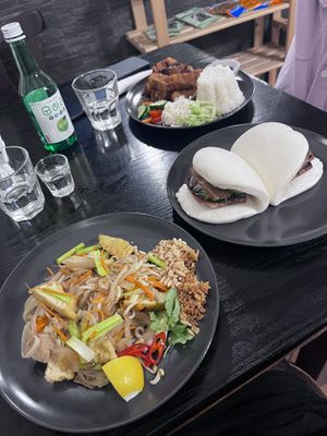 Boa buns, pad Thai and soya nuggets   at Linh - Not Just A Restaurant in Prague