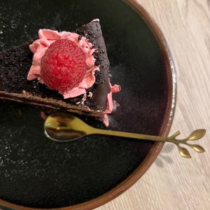 Torta lamponi e cioccolato bianco   at Linh - Not Just A Restaurant in Prague