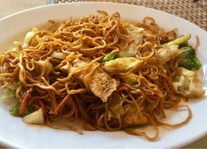 Chow Mein at Green Earth Vegan Cuisine in Pasadena