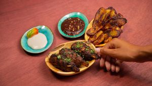 A thin tofu wrap surrounds our “Chicken” Wings, encasing a Sugar Cane skewer so you can eat them ‘off the bone’ at Jam Delish in North London