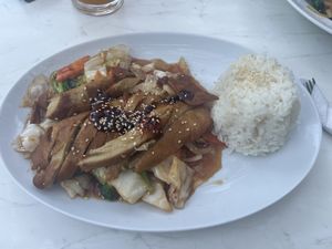 Vegane „Ente"  at Loving Hut in St Kanzian