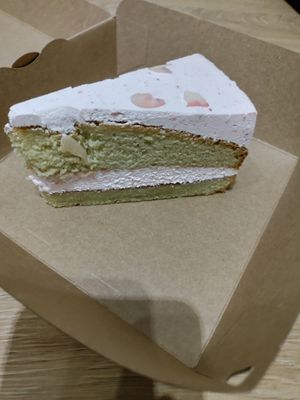 Strawberry cake / Erdbeertorte at Loving Hut in St Kanzian