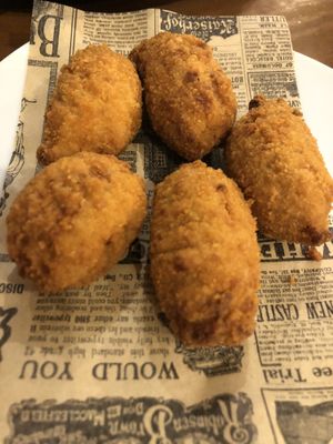 Croquetas de no-pollo at Mitica la Vella in Terrassa
