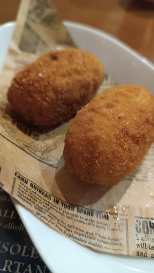Croquetas de no pollo at Mitica la Vella in Terrassa