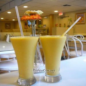 mango smoothies at Loving Hut in Tampa