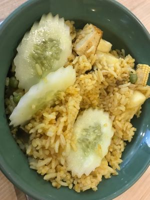 fried rice with tofu and pineapple at Maeya in Udon Thani
