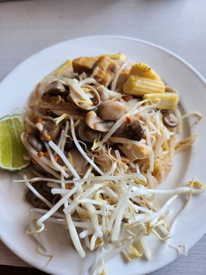 Vegan Phat thai at Maeya in Udon Thani