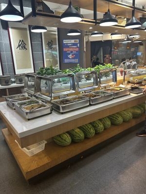  at Wújíshù 無極樹 in Kunming