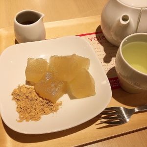 vegan sweets and tea set at Nana's Green Tea in Tokyo