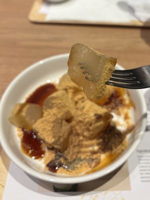 Kinako warabimochi   at Nana's Green Tea in Tokyo