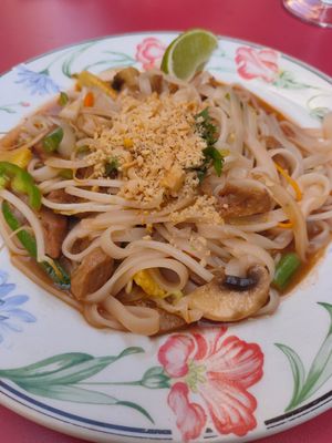 Pad Thai (Menú) at Sawadika in Zaragoza