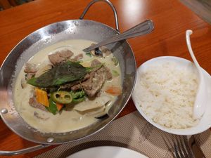 Pb beef green curry at Sawadika in Zaragoza