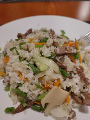 Arroz frito con verduras y ternera vegana at Sawadika in Zaragoza