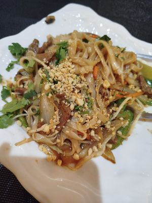 Tallarines de boniato con ternera vegana at Sawadika in Zaragoza