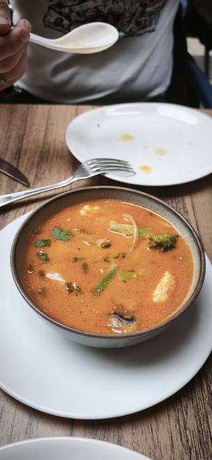 Sopa con gambas at Sawadika in Zaragoza