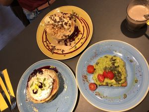 Avocado meets toast, Crazy Monkey, Blueberry Cheese Pancake at Seven Sundays in Hannover
