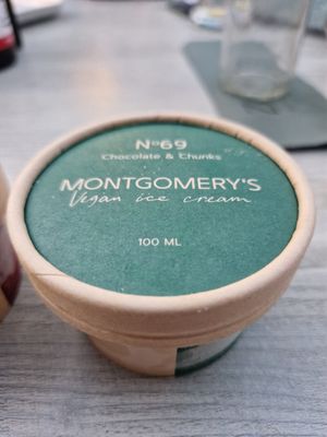 Vegan chocolate chunk ijs at Zoet of Zout in Stellendam