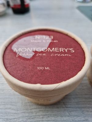 Vegan Maple & Pecan ice cream at Zoet of Zout in Stellendam