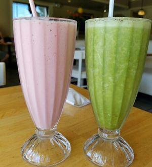 strawberry and greens smoothie at Vegan Kitchen in Naples