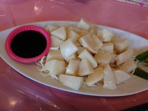 Cold bamboo shoots 涼筍 at Lǜ Dǎo ZhúWū MěiShí Chéng 綠島竹屋美食城 in Green Island