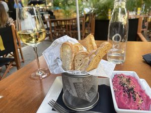 Hummus at Chez Kessler in Barcelona