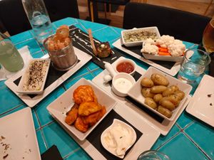 All together all together at Chez Kessler in Barcelona