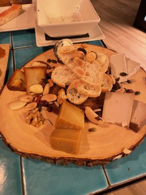 Vegan cheese board at Chez Kessler in Barcelona