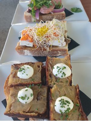 Montadito de tortilla vegana at Chez Kessler in Barcelona