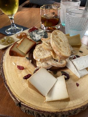 Vegan cheese plate served with jams at Chez Kessler in Barcelona