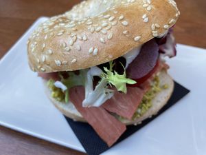 Bagel Scrambled Delight  #Veganuary at Chez Kessler in Barcelona