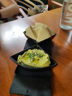 Basil hummus at Chez Kessler in Barcelona