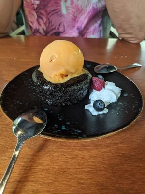 Choco coulant mit Papayaeis at Chez Kessler in Barcelona