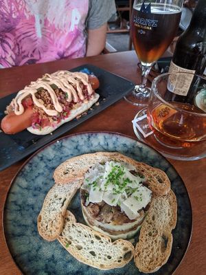 Frankfurter Moving Mountain und Shitake-Tower at Chez Kessler in Barcelona