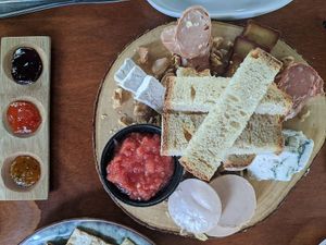 Platte im Detail at Chez Kessler in Barcelona