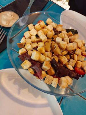 Ensalada cesar con heura at Chez Kessler in Barcelona