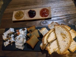 Tabla de quesos at Chez Kessler in Barcelona