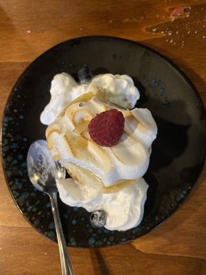 Dreamy and light lemon meringue   at Chez Kessler in Barcelona