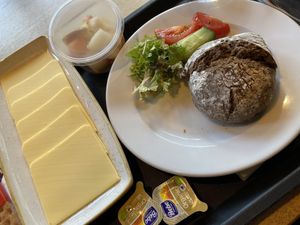 Vegan kaas!  at Restaurant De Zeeuwse Stromen in Renesse