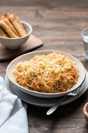 Vegan and Gluten-Free Pancit Rice Noodles at SFO - Mama Go's Filipino Cuisine - T1 in South San Francisco