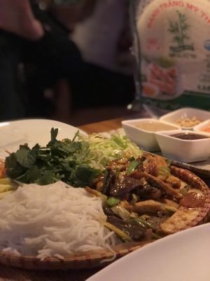 DIY rice paper rolling at Well Being in Cologne