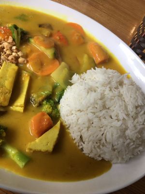 Saigon Curry (Mittagstisch) für 8,90 € at Well Being in Cologne